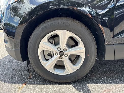 New 2024 Ford Edge SE image 9