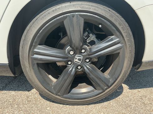 Used 2023 Honda Accord Sport image 9