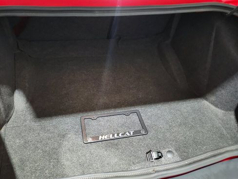 Used 2016 Dodge Challenger SRT Hellcat RWD image 29