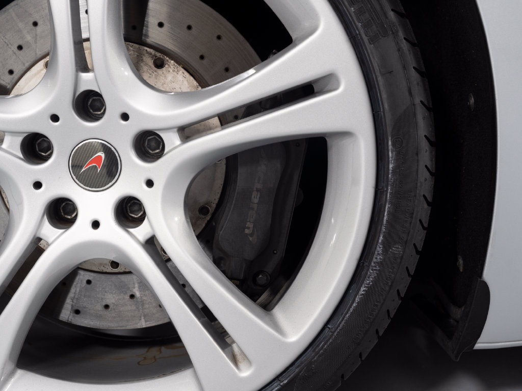 Used 2013 McLaren MP4-12C Spider RWD image 34