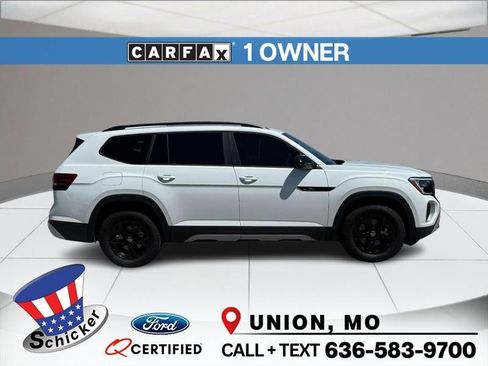 Used 2024 Volkswagen Atlas Peak Edition SE AWD/4WD image 1