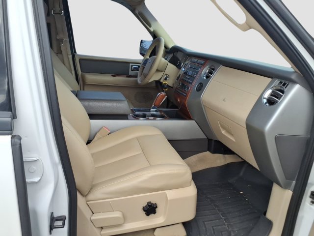Used 2010 Ford Expedition 4WD image 27