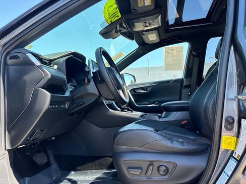 Used 2022 Toyota RAV4 Prime XSE AWD/4WD image 9