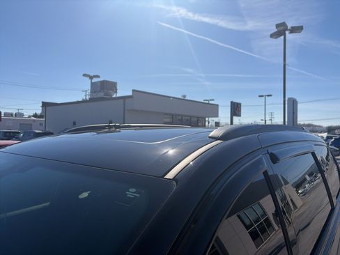 Used 2019 Chrysler Pacifica Touring-L Plus w/ Advanced Safetytec Group image 15