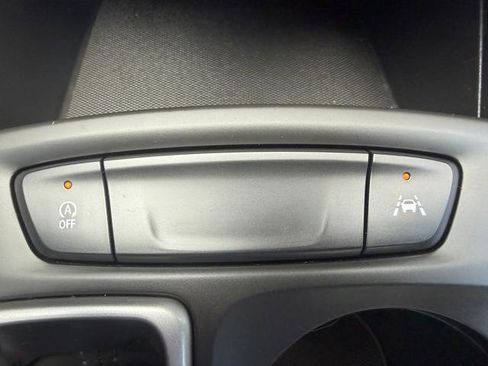 Used 2025 Chevrolet Trax LS w/ LS Convenience Package FWD image 13