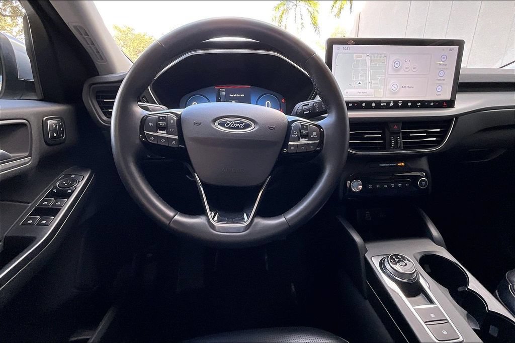 Used 2024 Ford Escape Platinum AWD/4WD image 5