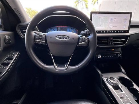 Used 2024 Ford Escape Platinum AWD/4WD image 5