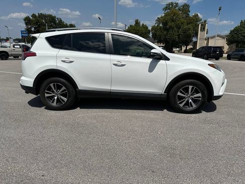 Used 2018 Toyota RAV4 XLE FWD image 7