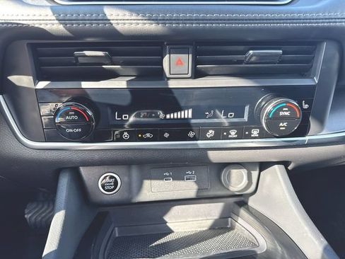 Used 2023 Nissan Rogue SV w/ SV Premium B Package AWD/4WD image 17