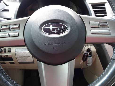 Used 2011 Subaru Legacy 2.5i Premium w/ All-Weather Pkg AWD/4WD image 21