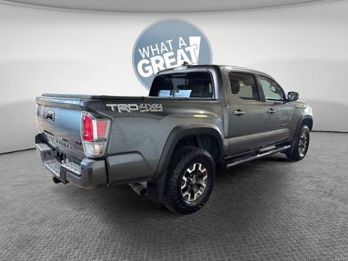 Used 2021 Toyota Tacoma TRD Off-Road w/ Technology Package AWD/4WD image 3