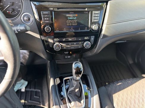 Used 2019 Nissan Rogue SV AWD/4WD image 21