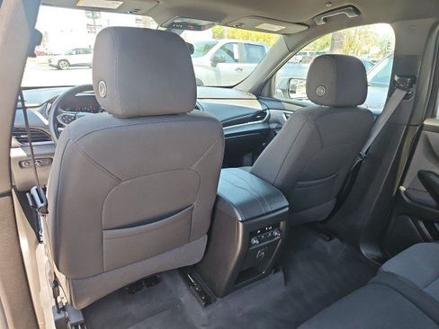 Used 2023 Chevrolet Traverse LT FWD image 20