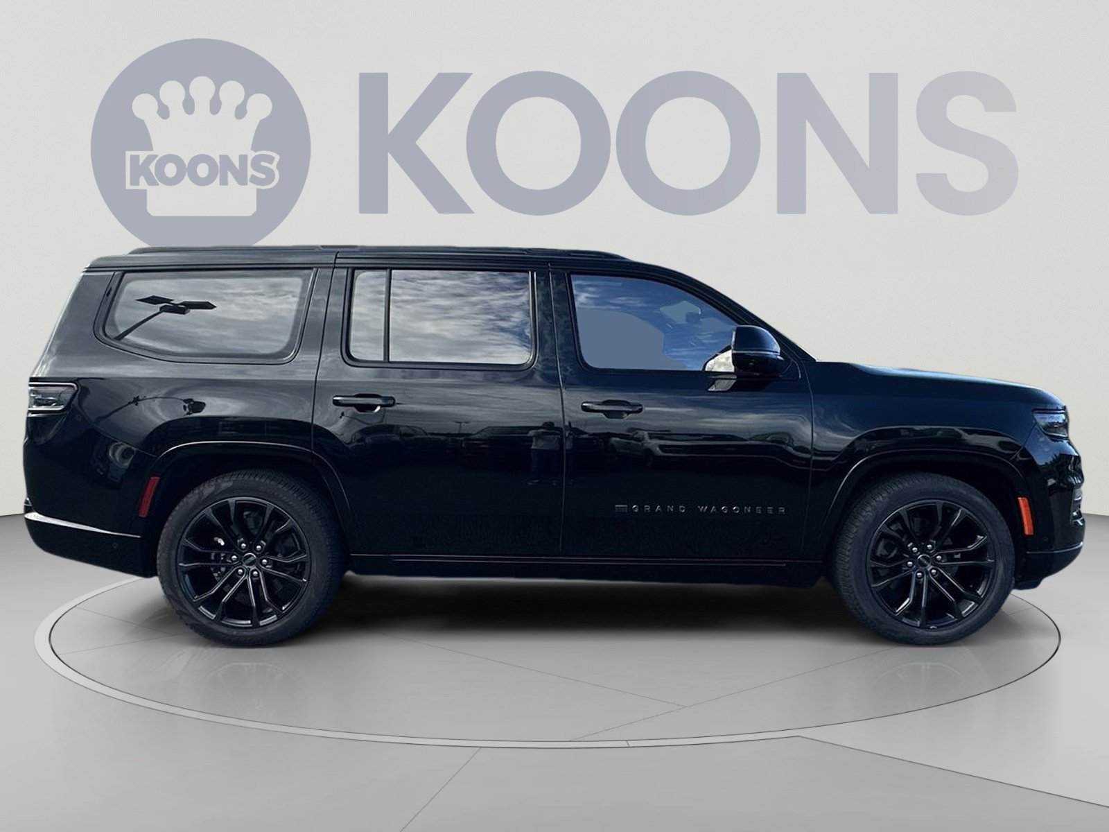 Used 2023 Jeep Grand Wagoneer Series III AWD/4WD image 12