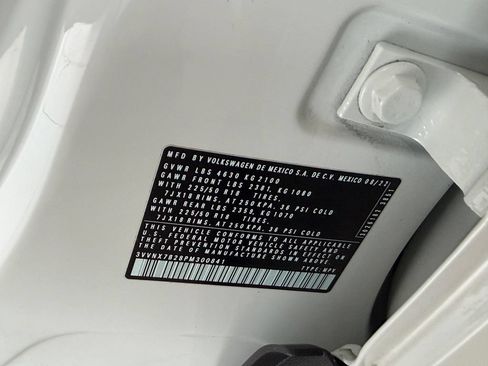 Used 2023 Volkswagen Taos SE AWD/4WD image 30