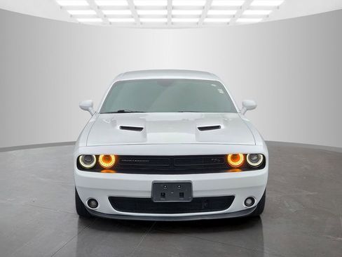 Used 2018 Dodge Challenger R/T w/ Blacktop Package RWD image 5