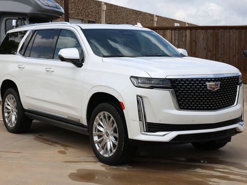 Used 2022 Cadillac Escalade Premium Luxury w/ Performance Package AWD/4WD image 3