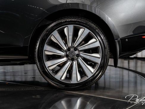 Used 2024 Land Rover Range Rover SV image 12