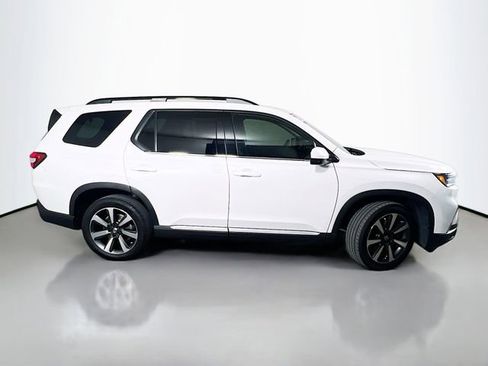 Used 2023 Honda Pilot Touring image 9