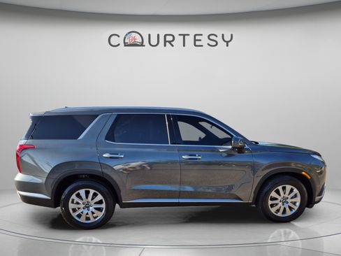 Used 2025 Hyundai Palisade SEL FWD image 8