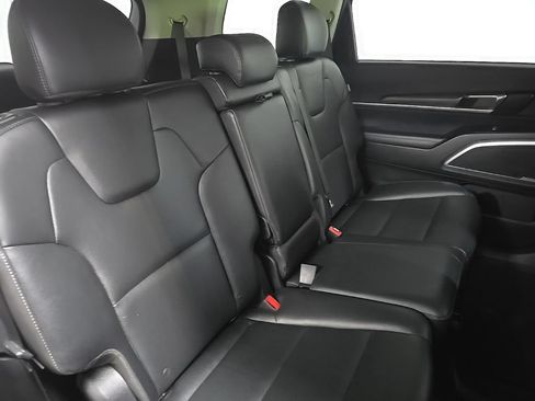 Used 2023 Kia Telluride LX AWD/4WD image 16