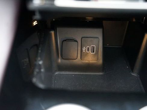 Certified 2025 Ford Explorer Platinum w/ LUX Leather Package image 18