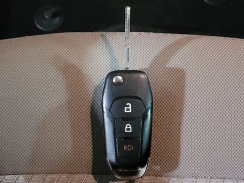 Used 2018 Ford Explorer image 32