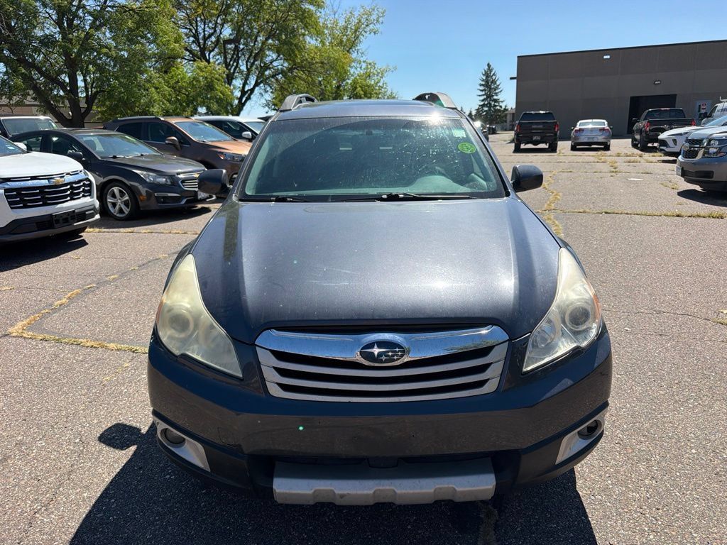 Used 2011 Subaru Outback 2.5i Limited w/ PWR Moonroof Pkg AWD/4WD image 2