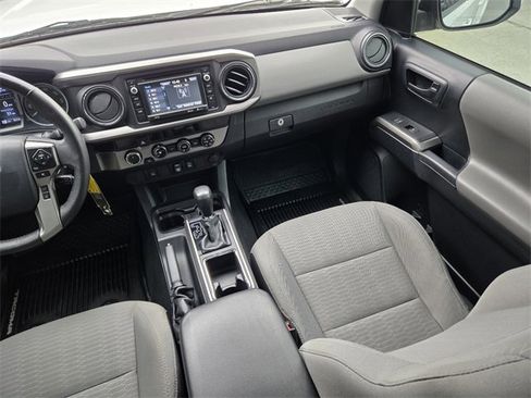 Used 2018 Toyota Tacoma SR5 image 28