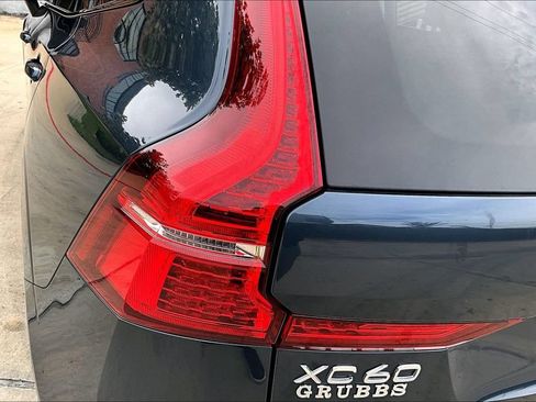 Used 2025 Volvo XC60 B5 Ultra w/ Protection Package Premier AWD/4WD image 40