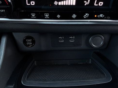 Used 2025 Nissan Rogue SV FWD image 25