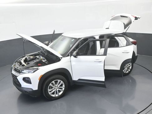 Used 2023 Chevrolet TrailBlazer LS AWD/4WD image 59