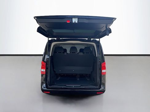 Used 2023 Mercedes-Benz Metris Passenger image 9