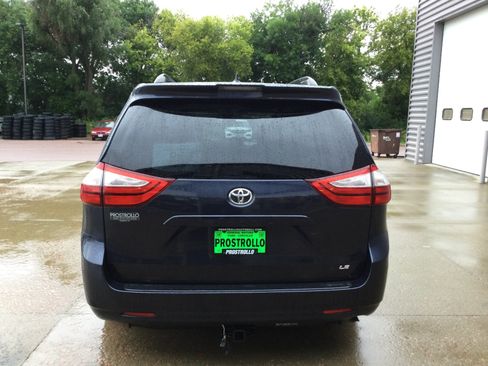 Used 2018 Toyota Sienna LE FWD image 5