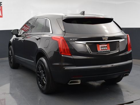 Used 2017 Cadillac XT5 Luxury w/ Driver Awareness Package image 3