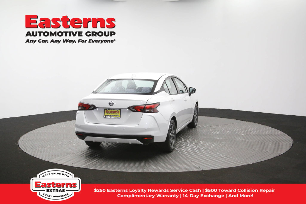 Used 2022 Nissan Versa SV FWD image 41
