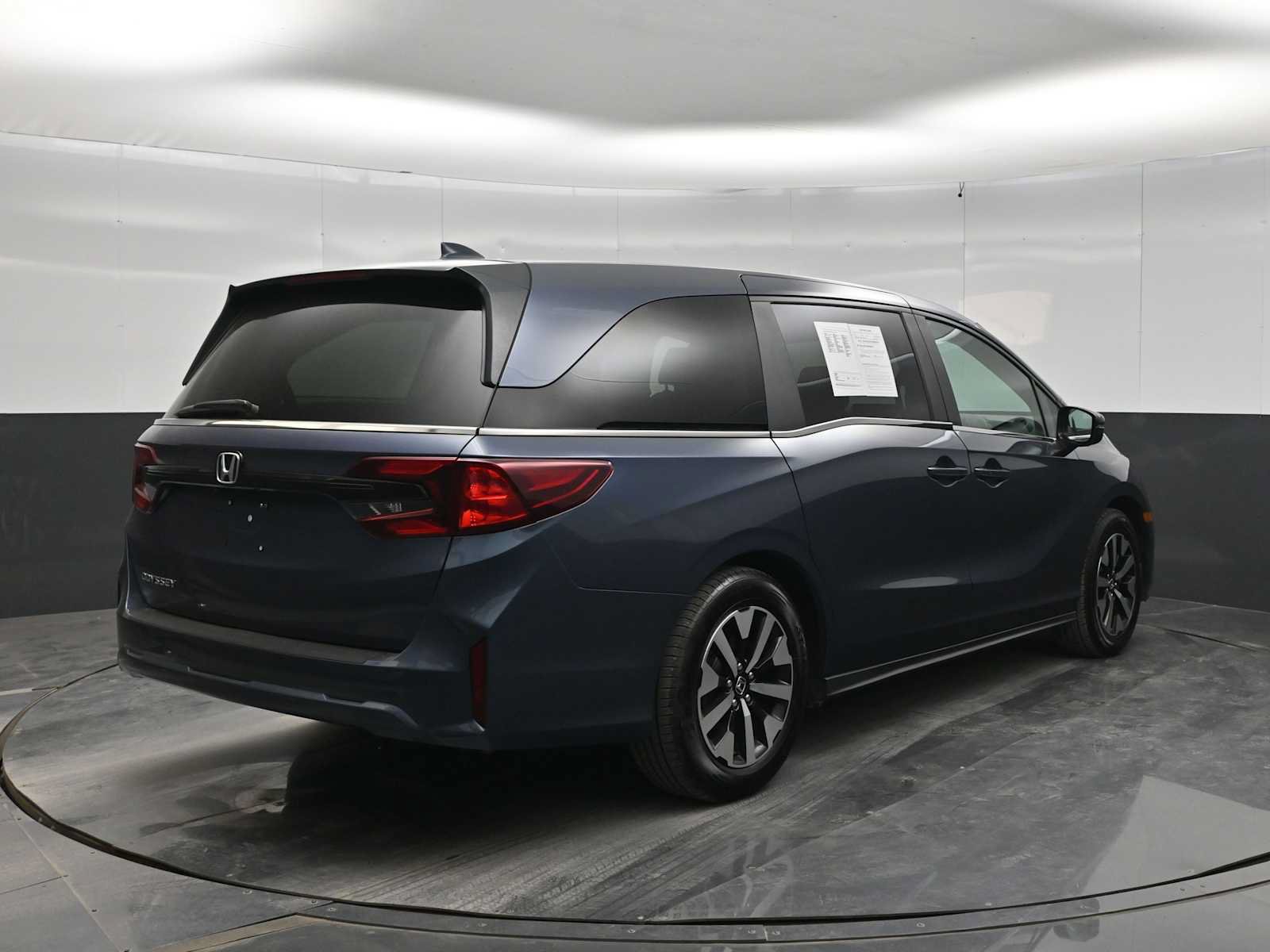 Used 2025 Honda Odyssey EX-L image 6
