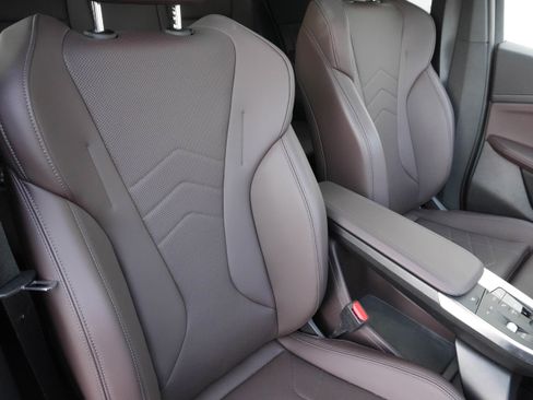 Certified 2025 BMW X2 xDrive28i image 14