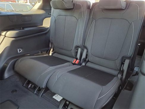 New 2025 Jeep Grand Cherokee L Laredo image 13