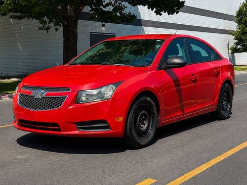 Used 2014 Chevrolet Cruze LS FWD image 1