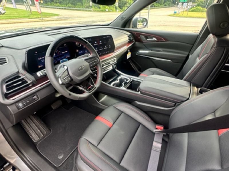 New 2026 Chevrolet Traverse RS FWD image 9