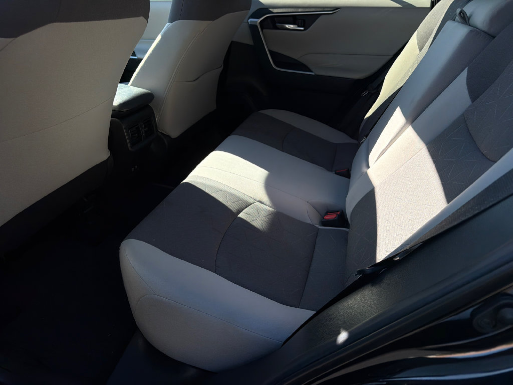 Used 2020 Toyota RAV4 XLE w/ Convenience Package FWD image 25