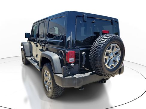 Used 2015 Jeep Wrangler Unlimited Rubicon w/ Connectivity Group AWD/4WD image 4