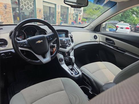 Used 2014 Chevrolet Cruze LT FWD image 17