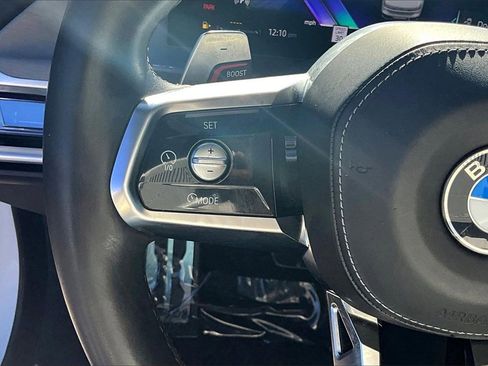 Used 2023 BMW 740i image 11