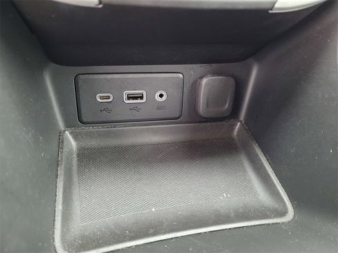 Used 2023 GMC Terrain SLE w/ Driver Convenience Package image 21