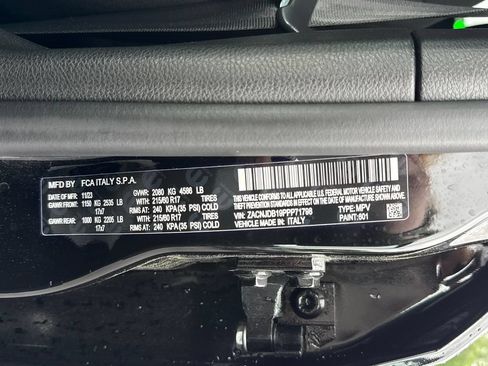Used 2023 Jeep Renegade Latitude AWD/4WD image 31