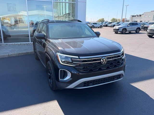 Certified 2024 Volkswagen Atlas Peak Edition SE AWD/4WD image 7