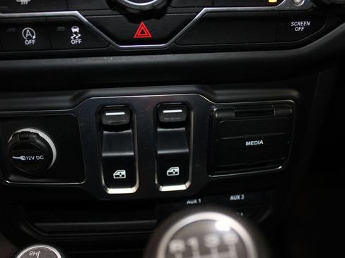 Used 2021 Jeep Wrangler Sport AWD/4WD image 36