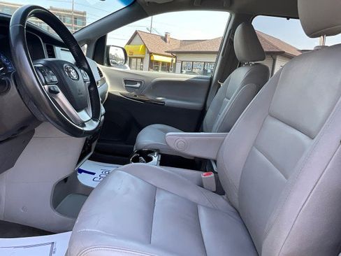 Used 2016 Toyota Sienna XLE w/ XLE Navigation Package image 34